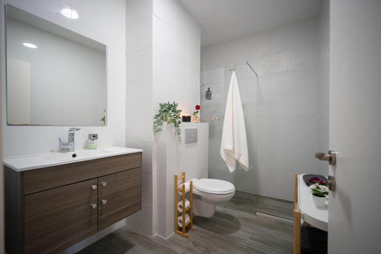 Harav Kuk Modern Apartment By Nimizz Jerusalem Exterior photo