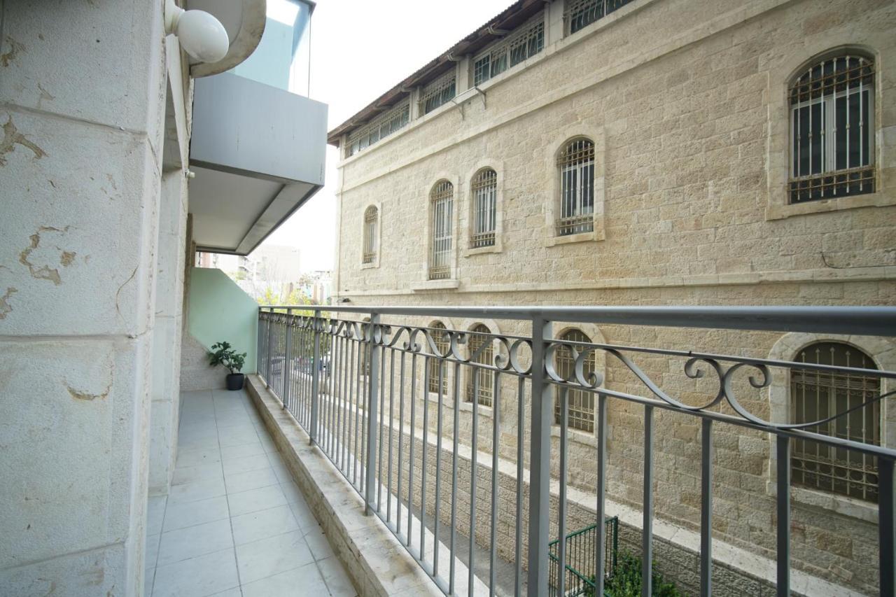 Harav Kuk Modern Apartment By Nimizz Jerusalem Exterior photo